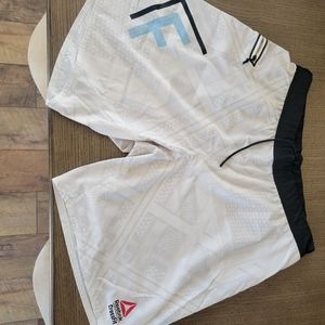Mens reebok training shorts M